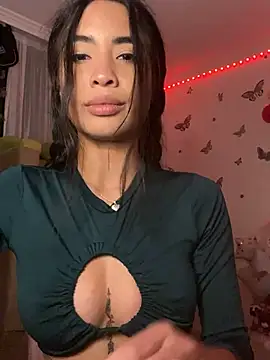 lina pink online show from December 6, 4:36 am