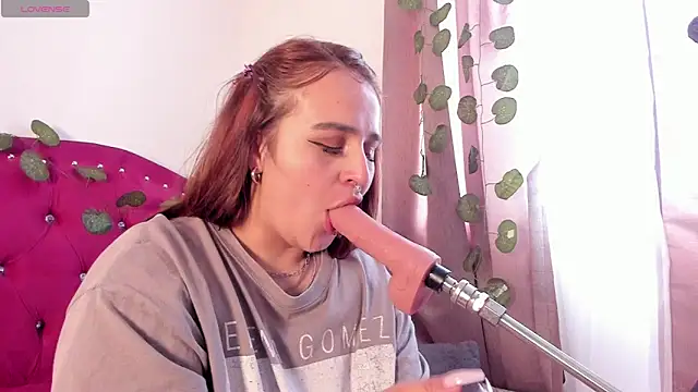 evy orange1 online show from December 1, 7:36 pm