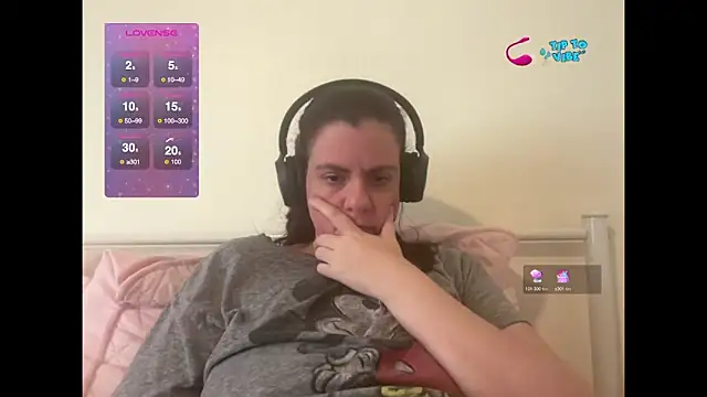 Snapshot of Jess4you0818 chatting on December 27, 5:05 pm Jess4you0818 online show from December 27, 5:05 pm