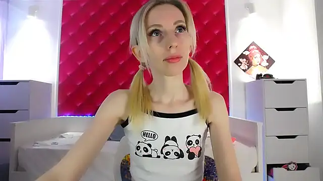 Snapshot of BarbieGoddess chatting on December 7, 12:24 pm BarbieGoddess online show from December 7, 12:24 pm