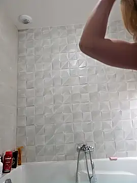 Giuliana baby online show from February 4, 8:28 pm