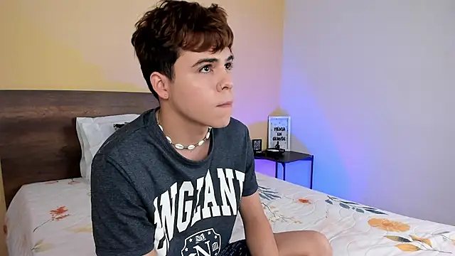 Snapshot of justinbiler chatting on December 23, 3:29 am justinbiler online show from December 23, 3:29 am