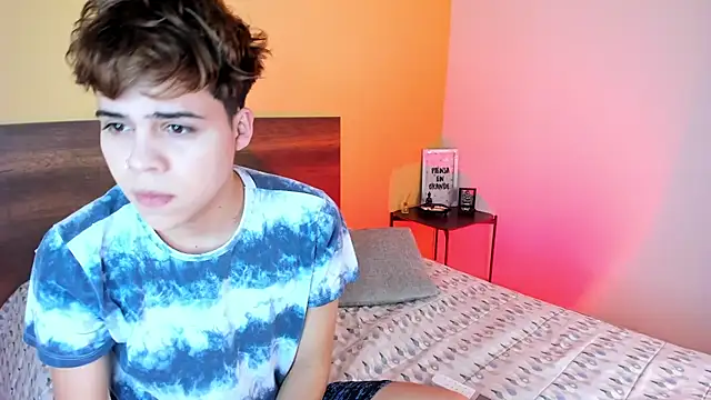 Snapshot of justinbiler chatting on January 18, 12:26 pm justinbiler online show from January 18, 12:26 pm