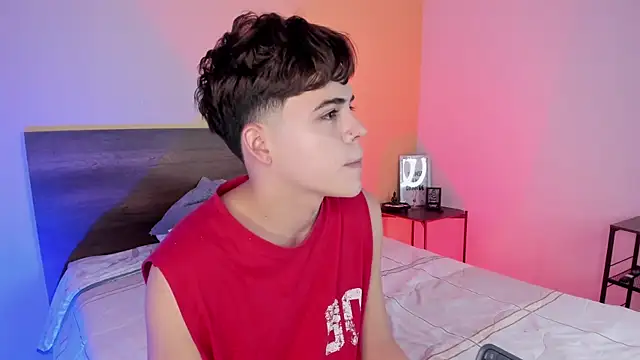 Snapshot of justinbiler chatting on February 3, 12:36 pm justinbiler online show from February 3, 12:36 pm