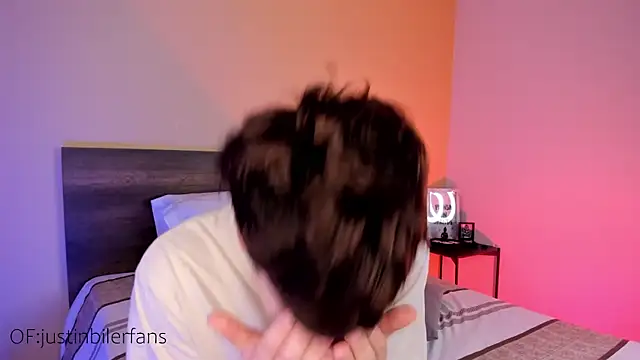 Snapshot of justinbiler chatting on February 16, 12:32 pm justinbiler online show from February 16, 12:32 pm