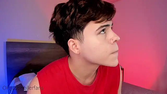 Snapshot of justinbiler chatting on February 20, 12:36 pm justinbiler online show from February 20, 12:36 pm