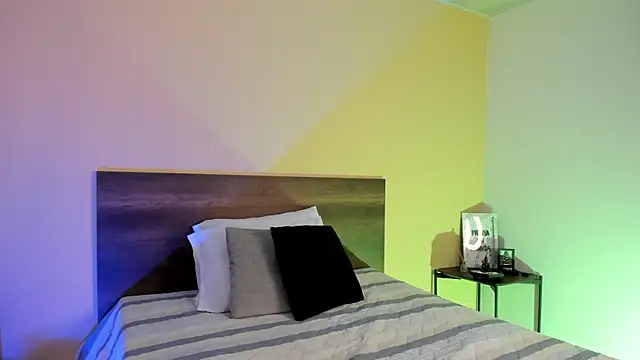 Snapshot of justinbiler chatting on February 27, 12:34 pm justinbiler online show from February 27, 12:34 pm