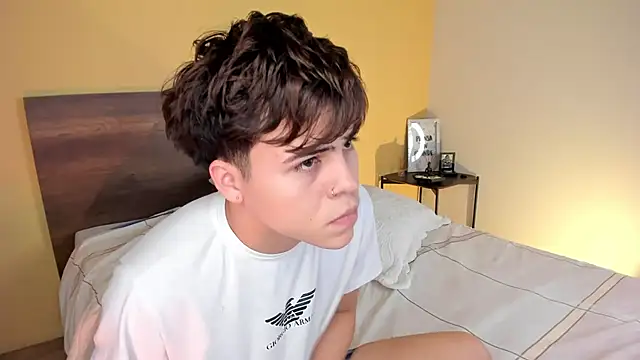 Snapshot of justinbiler chatting on March 9, 9:57 pm justinbiler online show from March 9, 9:57 pm