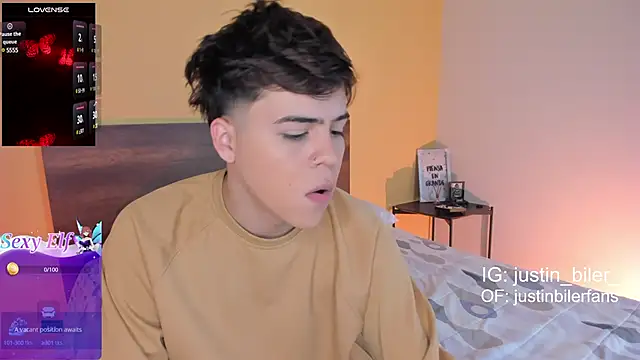 Snapshot of justinbiler chatting on March 19, 12:23 pm justinbiler online show from March 19, 12:23 pm