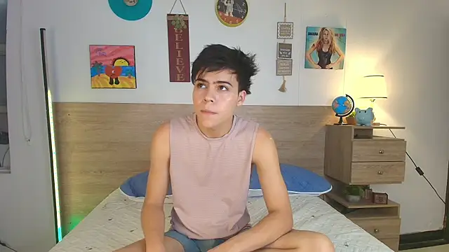 Snapshot of justinbiler chatting on September 24, 12:08 pm justinbiler online show from September 24, 12:08 pm