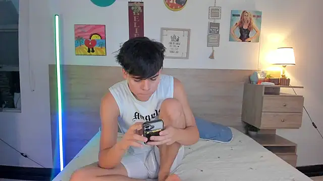 Snapshot of justinbiler chatting on October 14, 12:50 pm justinbiler online show from October 14, 12:50 pm