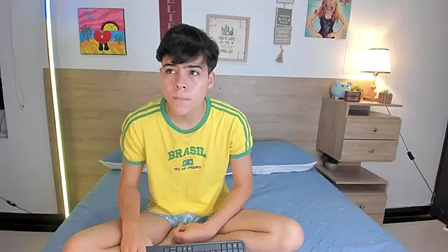 Snapshot of justinbiler chatting on October 16, 12:50 pm justinbiler online show from October 16, 12:50 pm