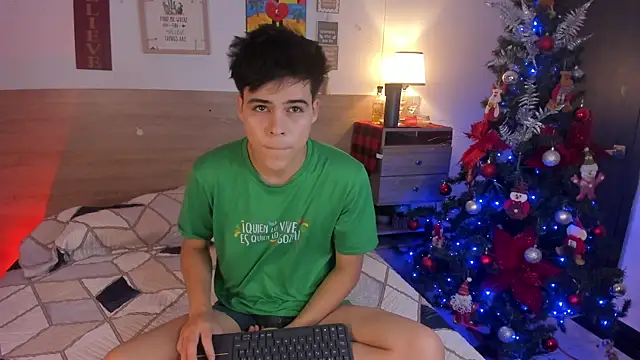 Snapshot of justinbiler chatting on November 11, 12:38 pm justinbiler online show from November 11, 12:38 pm