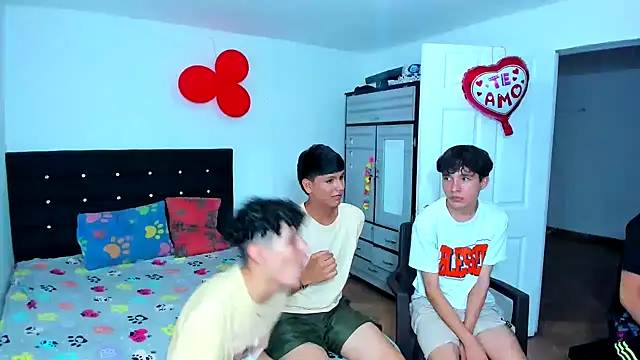 Alexander and Xiao online show from February 21, 10:48 pm