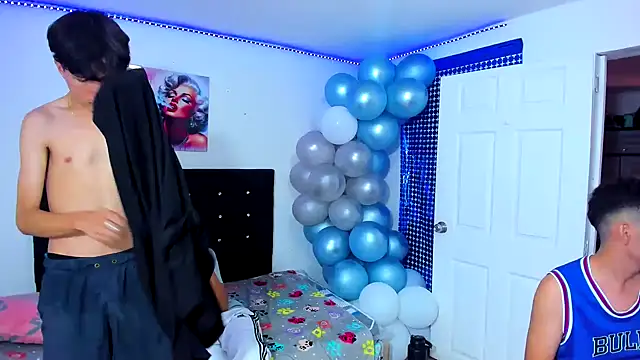 Alexander and Xiao online show from March 11, 9:26 pm