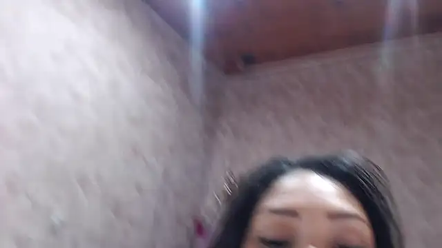 Snapshot of MadelineDoll chatting on February 12, 3:27 pm MadelineDoll online show from February 12, 3:27 pm