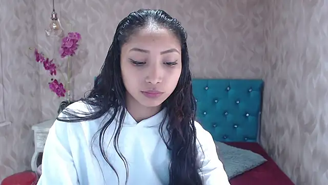 Snapshot of MadelineDoll chatting on February 23, 4:02 pm MadelineDoll online show from February 23, 4:02 pm