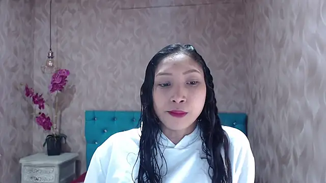 Snapshot of MadelineDoll chatting on March 13, 1:29 pm MadelineDoll online show from March 13, 1:29 pm