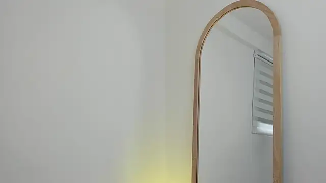 Snapshot of Julifoxx chatting on December 2, 9:10 pm Julifoxx online show from December 2, 9:10 pm