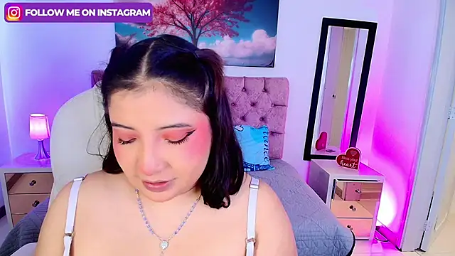 Snapshot of Emma_monserrat chatting on October 2, 7:43 pm Emma monserrat online show from October 2, 7:43 pm