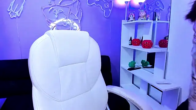 Emma monserrat online show from April 20, 11:13 am