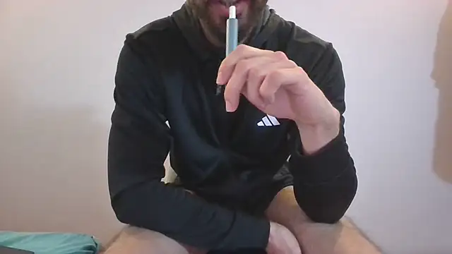 Snapshot of Turkboy_17 chatting on March 16, 3:39 pm Turkboy 17 online show from March 16, 3:39 pm