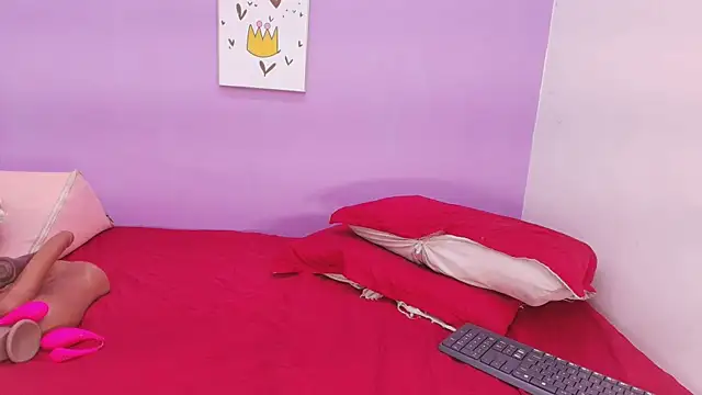 Snapshot of veronica_sinner_ chatting on February 4, 12:00 pm veronica sinner online show from February 4, 12:00 pm