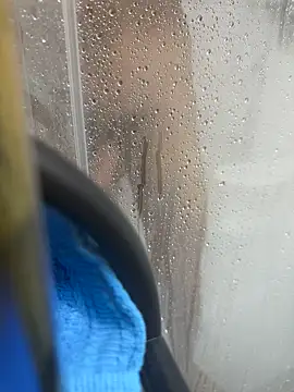 Snapshot of poyaman2 chatting on November 8, 9:42 am poyaman2 online show from November 8, 9:42 am