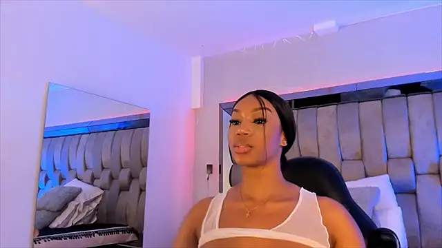 Snapshot of ChaynnaCooper chatting on February 15, 6:01 pm ChaynnaCooper online show from February 15, 6:01 pm