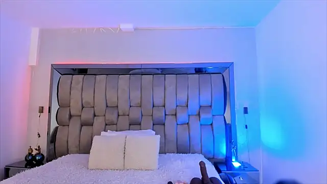 Snapshot of ChaynnaCooper chatting on February 21, 12:06 pm ChaynnaCooper online show from February 21, 12:06 pm