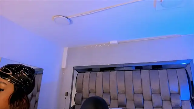 Snapshot of ChaynnaCooper chatting on March 20, 12:11 pm ChaynnaCooper online show from March 20, 12:11 pm