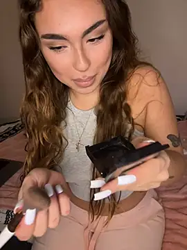 Snapshot of mint_melissaaa chatting on December 18, 9:29 pm mint melissaaa online show from December 18, 9:29 pm