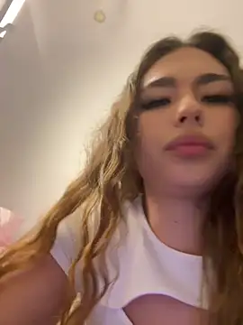 Snapshot of mint_melissaaa chatting on March 11, 12:28 pm mint melissaaa online show from March 11, 12:28 pm