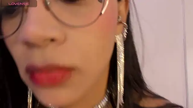 Snapshot of SamanthaFerrer__ chatting on February 8, 7:59 pm SamanthaFerrer online show from February 8, 7:59 pm