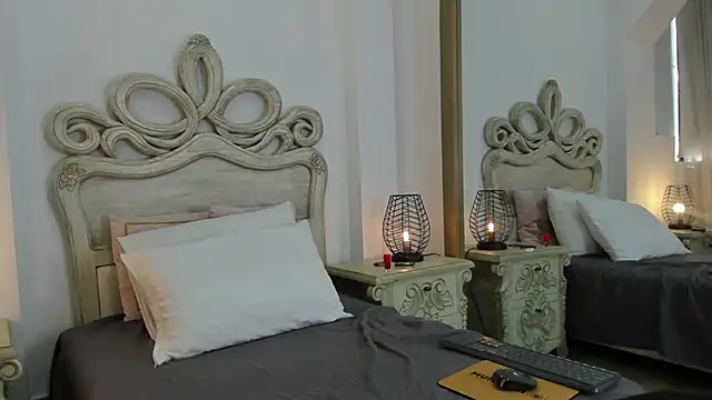 Snapshot of SamanthaFerrer__ chatting on September 23, 7:50 pm SamanthaFerrer online show from September 23, 7:50 pm