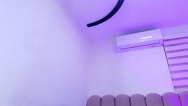 nicol f online show from April 6, 3:15 am