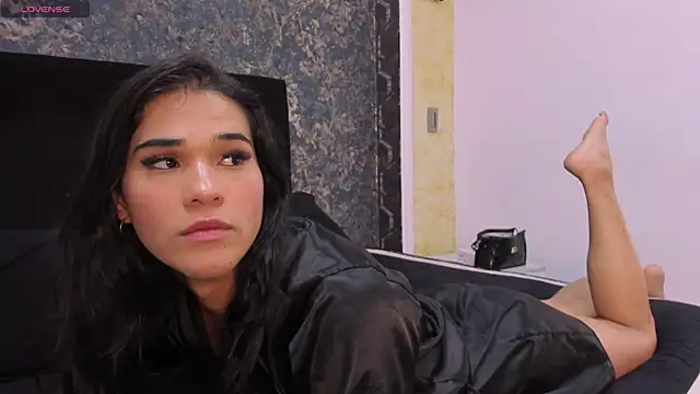 Snapshot of Isa_Little_Star chatting on February 15, 3:17 pm Isa Little Star online show from February 15, 3:17 pm