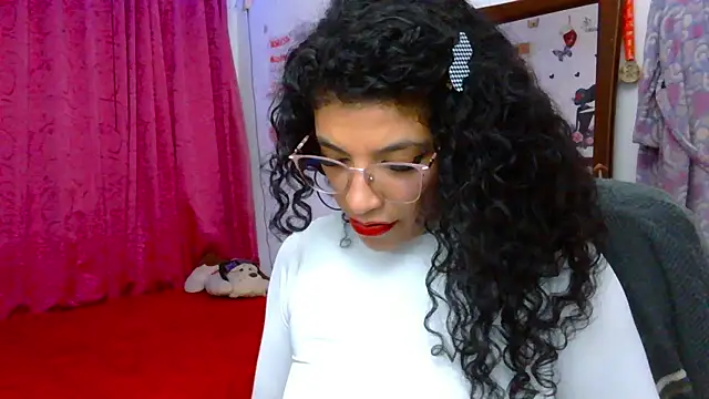 Snapshot of NicollWilliams_420 chatting on December 3, 2:19 am NicollWilliams 420 online show from December 3, 2:19 am