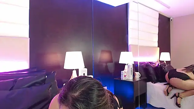 NaomyRivera online show from February 13, 9:17 pm