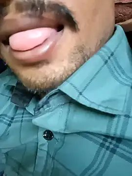 Snapshot of GF_nd_BF_ chatting on February 20, 4:25 pm GF nd BF online show from February 20, 4:25 pm