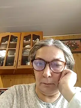 Snapshot of IrinaSweet54 chatting on December 18, 10:30 am IrinaSweet54 online show from December 18, 10:30 am