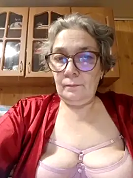 Snapshot of IrinaSweet54 chatting on November 11, 8:20 pm IrinaSweet54 online show from November 11, 8:20 pm