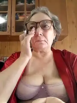 Snapshot of IrinaSweet54 chatting on November 25, 8:36 am IrinaSweet54 online show from November 25, 8:36 am