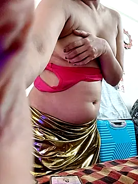 Snapshot of Seina_88 chatting on February 12, 10:46 am Seina 88 online show from February 12, 10:46 am