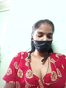 Snapshot of anusiya01 chatting on February 26, 6:15 am anusiya01 online show from February 26, 6:15 am