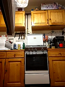 Snapshot of intx800 chatting on December 18, 3:15 am intx800 online show from December 18, 3:15 am