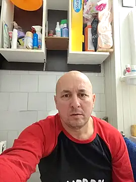 Snapshot of intx800 chatting on December 31, 7:31 am intx800 online show from December 31, 7:31 am