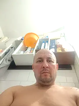 Snapshot of intx800 chatting on November 20, 3:34 pm intx800 online show from November 20, 3:34 pm