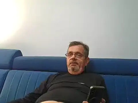 Snapshot of axecoman60 chatting on February 1, 6:08 pm axecoman60 online show from February 1, 6:08 pm