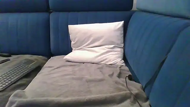 Snapshot of axecoman60 chatting on March 12, 9:35 pm axecoman60 online show from March 12, 9:35 pm